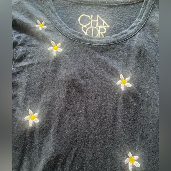 Chaser embroidered daisy 🌼 tee - Picture 7 of 10